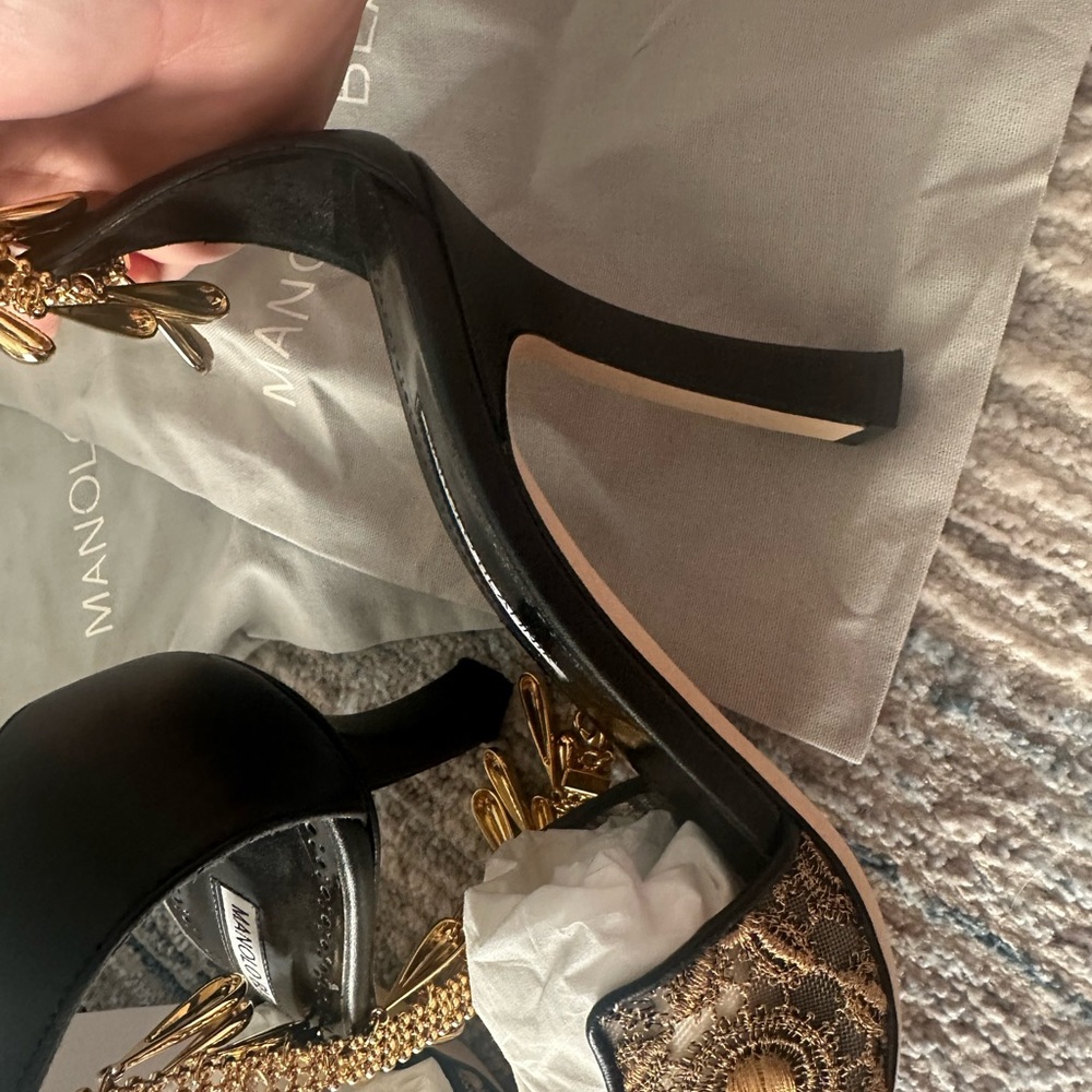 Manolo Blahnik gold and Black Harnicus Shoes size 41 - Picture 9 of 10